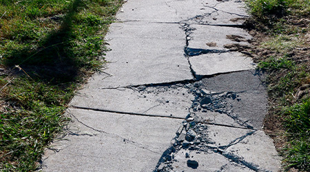 premises liability hazard cracked pavement