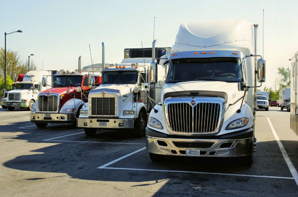 Compare the Safest Semi-Trucks Brands