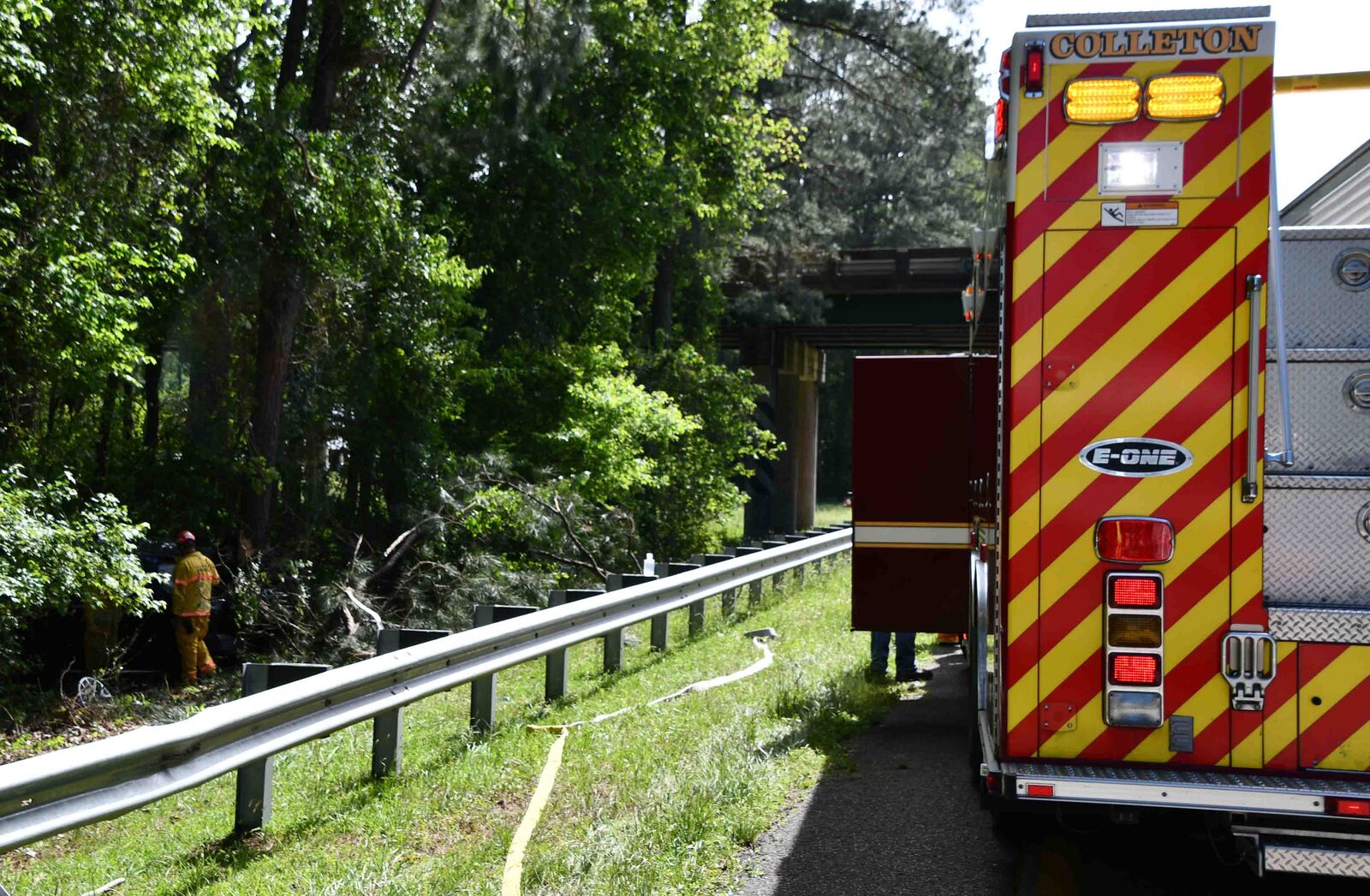 Passenger killed in high-speed crash with median on I-95 (Courtesy: Colleton County Fire-Rescue)